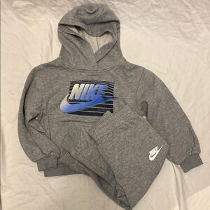 Nike Gray Hooded Sweatsuit Classic Athletic Design